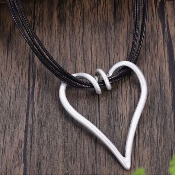 Elegant Silver Heart Necklace with leather Black Cord - Picture 6 of 6